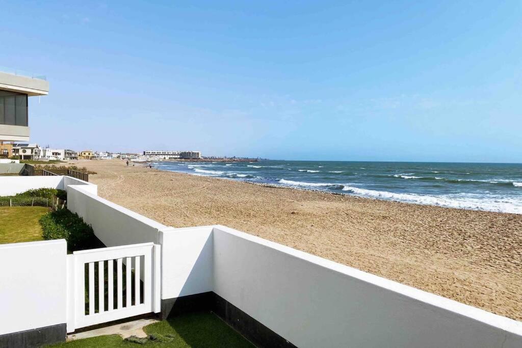 On The Beach No 04 Apartment Swakopmund Ngoại thất bức ảnh
